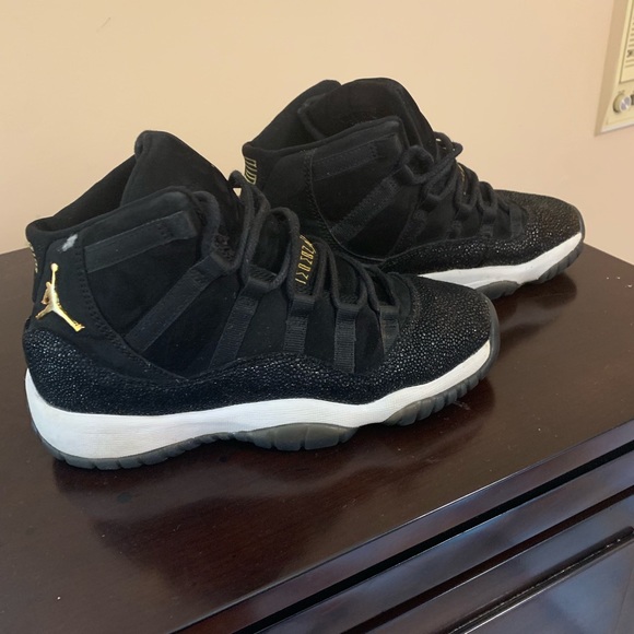 black glitter jordan 11